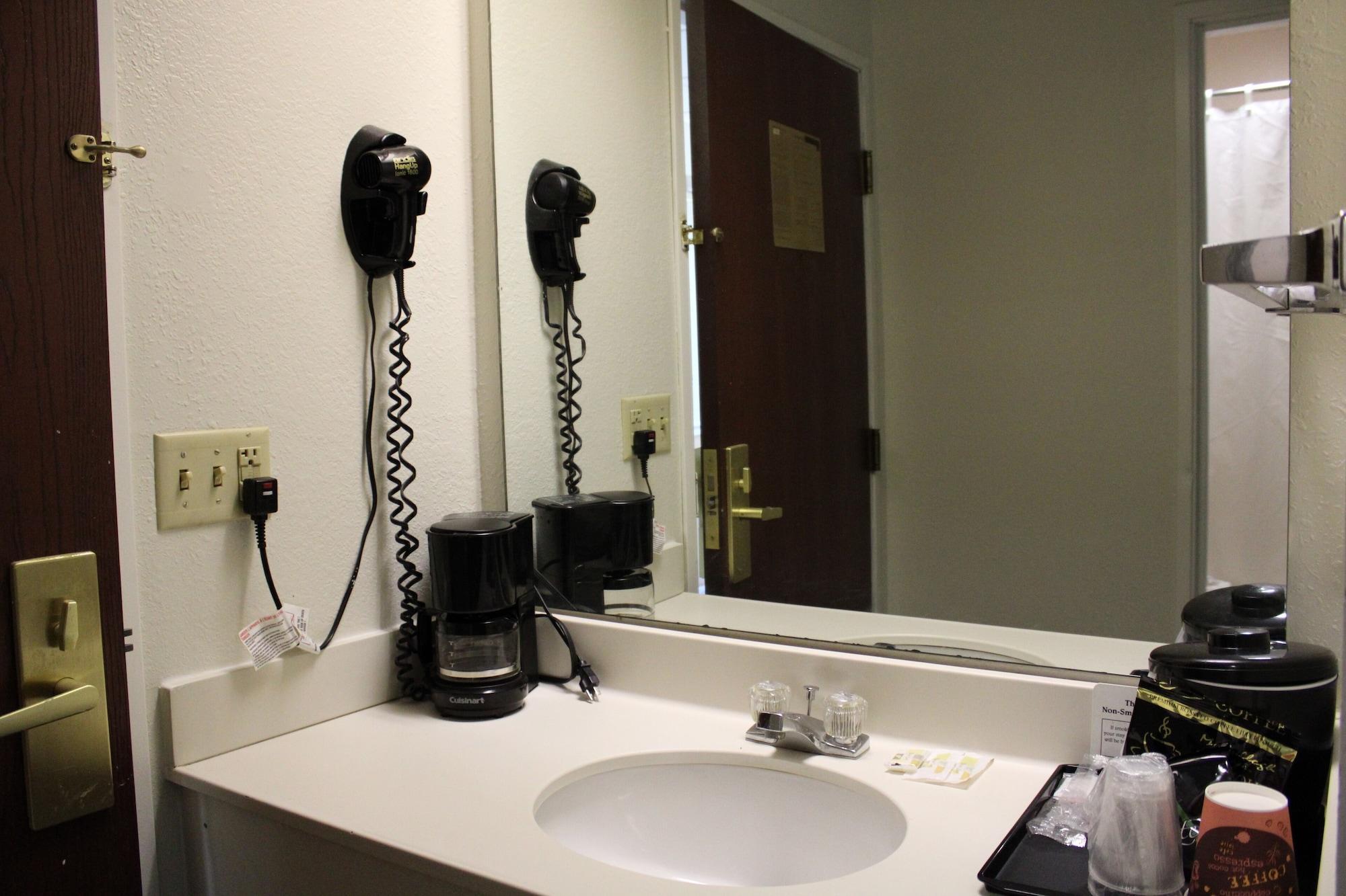 Fairbridge Express Motel 2*