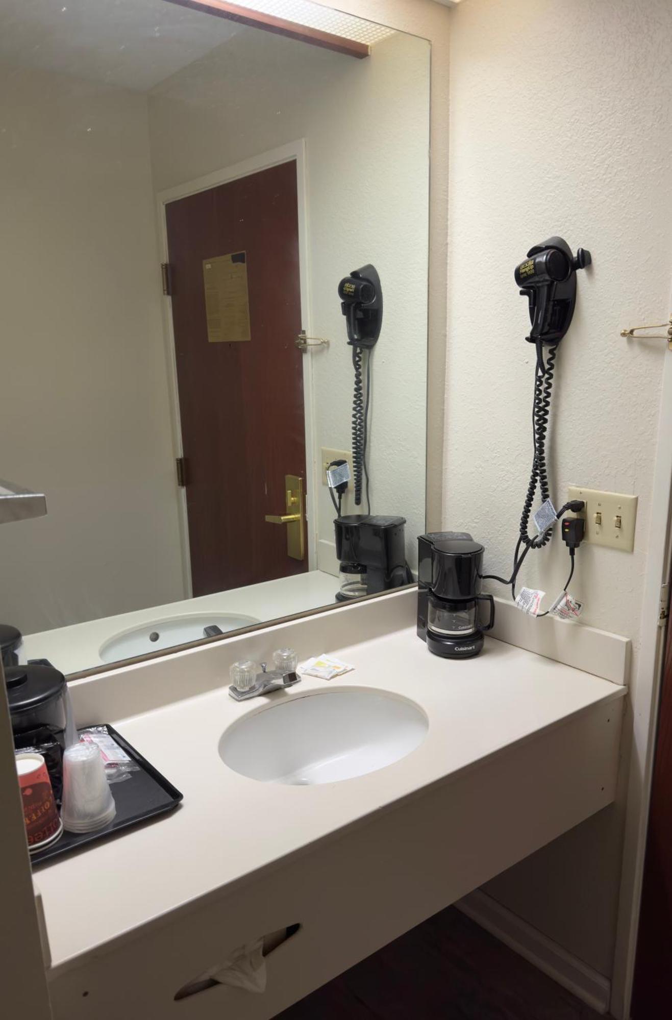 Fairbridge Express Motel 2*